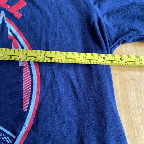 Rock & Roll Hall of Fame Cleveland Ohio t-shirt size L in good condition - Picture 3 of 6